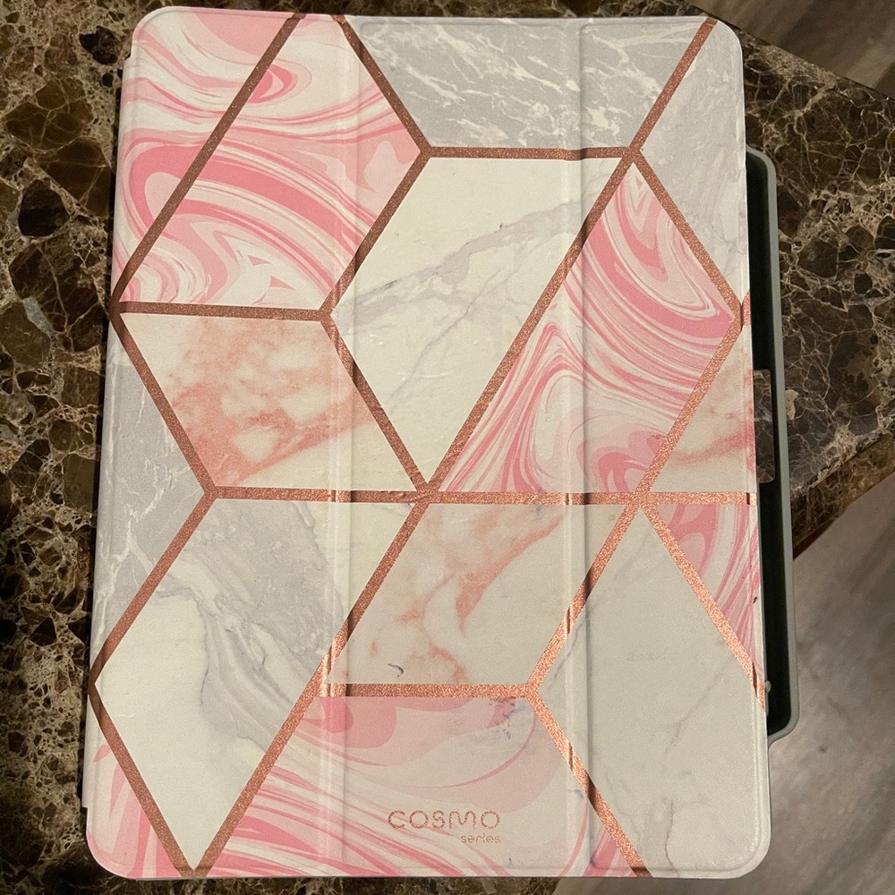iPad 11” magnetic case with pencil holder